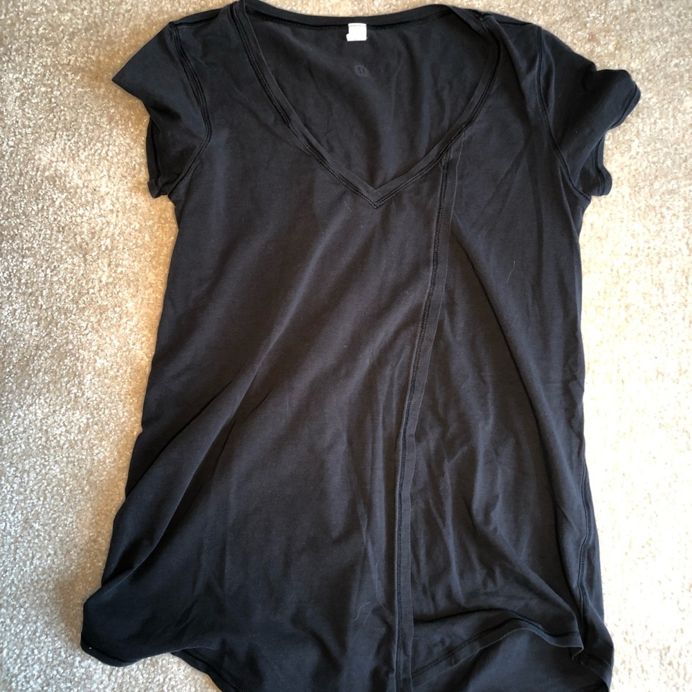 Cute black Lulu Lemon tee